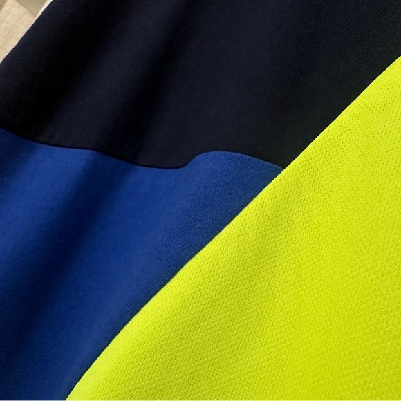 Aloye Colorblock Tee - Picture 3 of 5